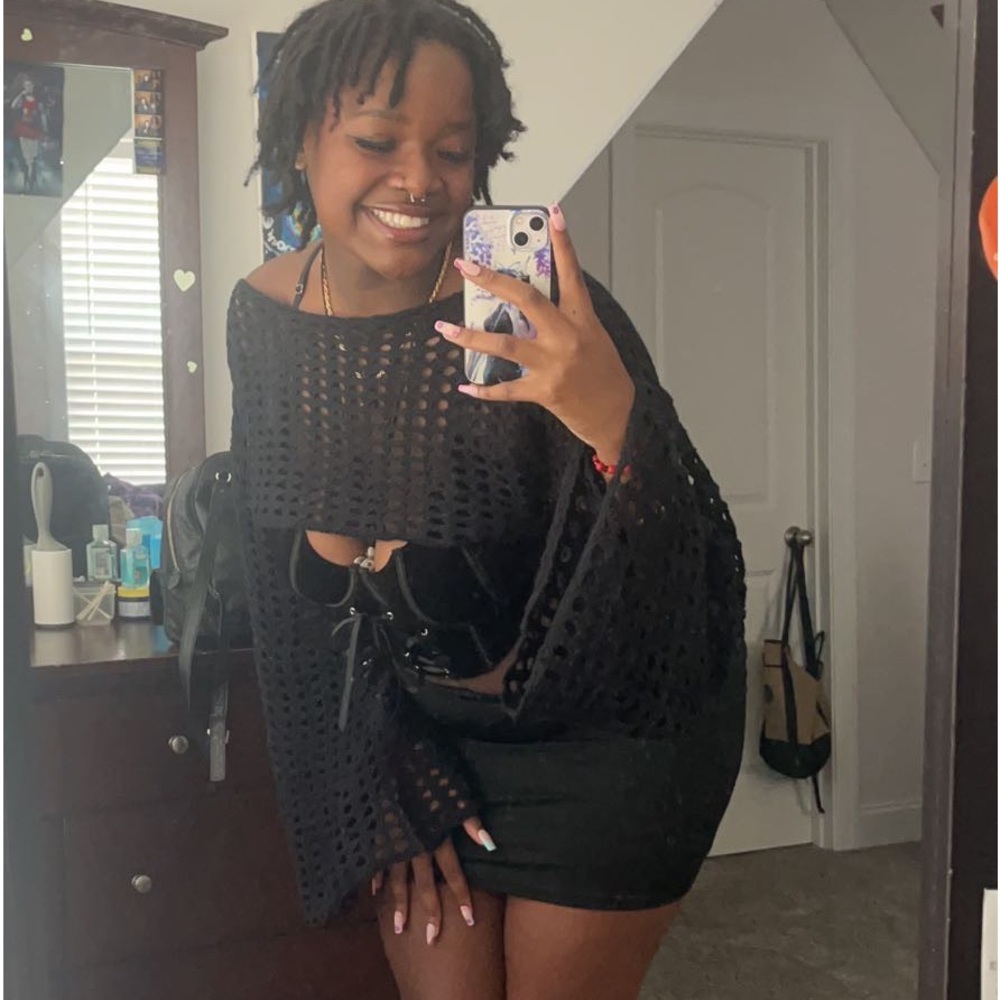 Meet your Posher, Amanie